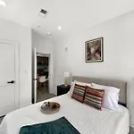 Classy Capitol Hill Apt, Steps From Dc Attraction