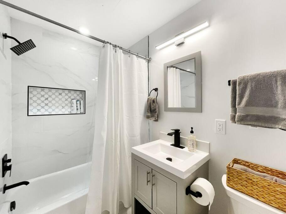 Classy Capitol Hill Apt, Steps From Dc Attraction Feriehus Washington